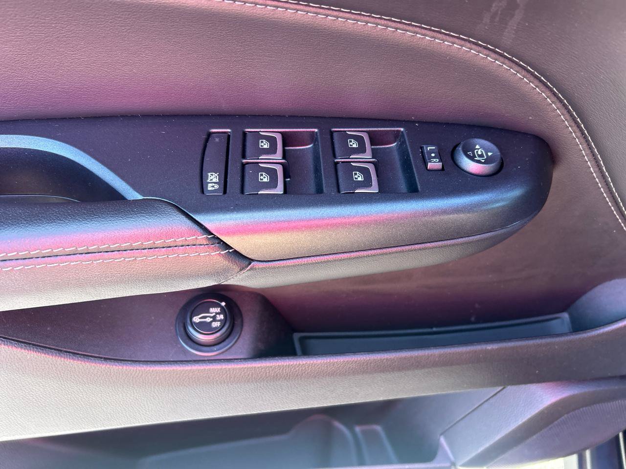 Used 2015 Cadillac SRX Luxury w/ Driver Awareness Package FWD image 15