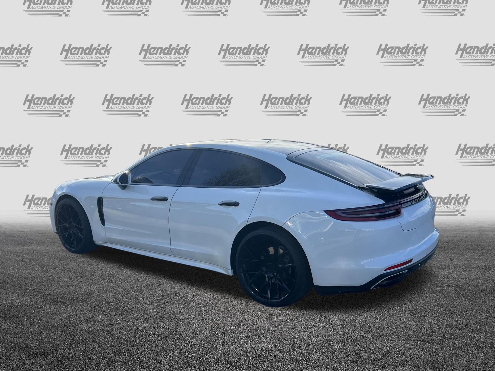 Used 2017 Porsche Panamera 4 image 8