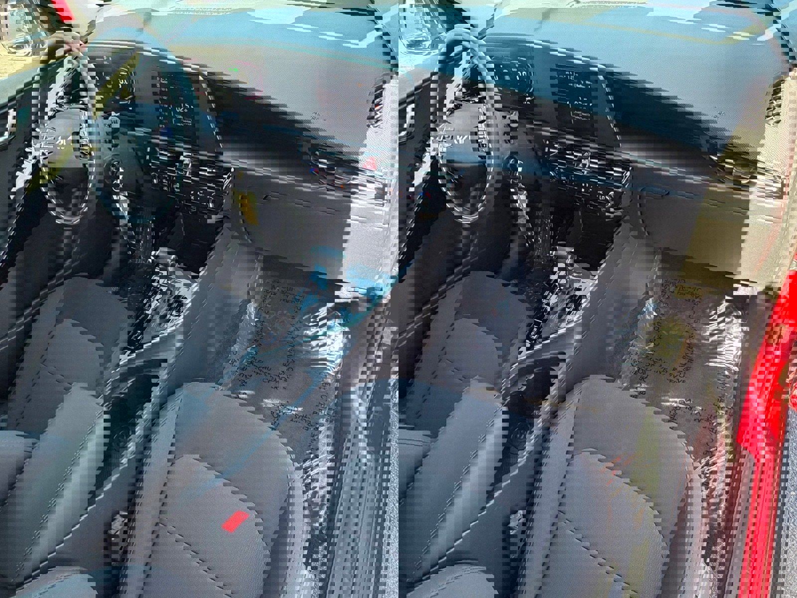 Used 2024 Kia Niro LX image 13