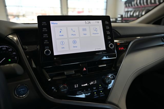 Used 2023 Toyota Camry SE w/ Cold Weather Package image 15