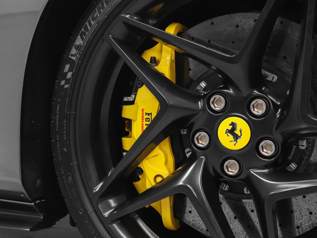 Certified 2022 Ferrari F8 Tributo RWD image 16
