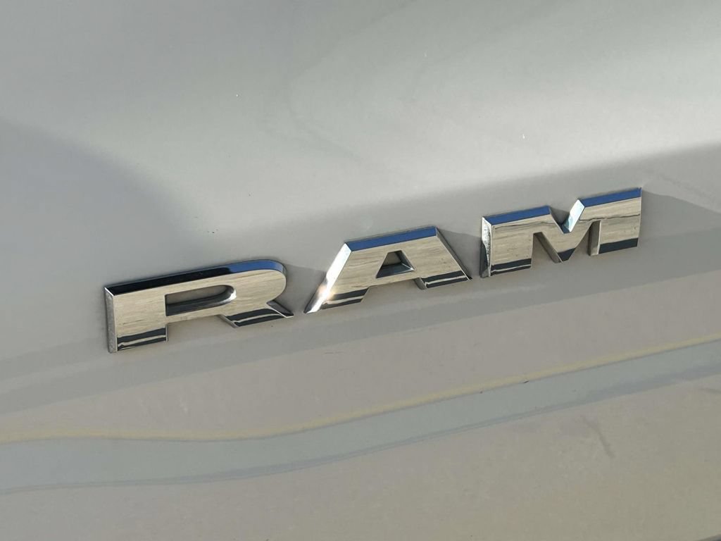Used 2025 RAM 1500 Laramie AWD/4WD image 10