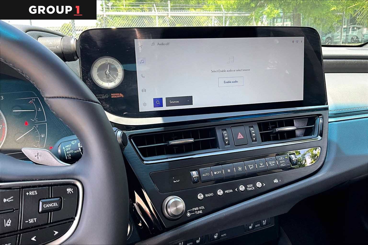 Used 2025 Lexus ES 350 w/ Premium Package FWD image 6