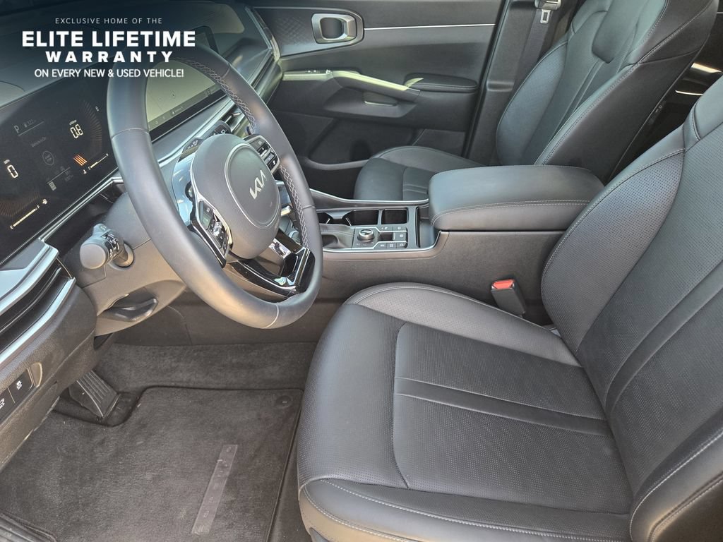 Certified 2025 Kia Sorento EX w/ Panoramic Sunroof Package AWD/4WD image 11