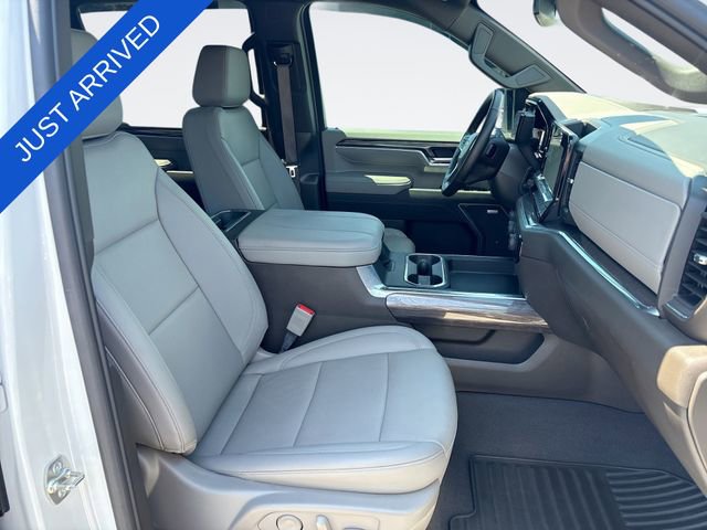 Used 2025 Chevrolet Silverado 2500 LTZ w/ LTZ Convenience Package AWD/4WD image 25