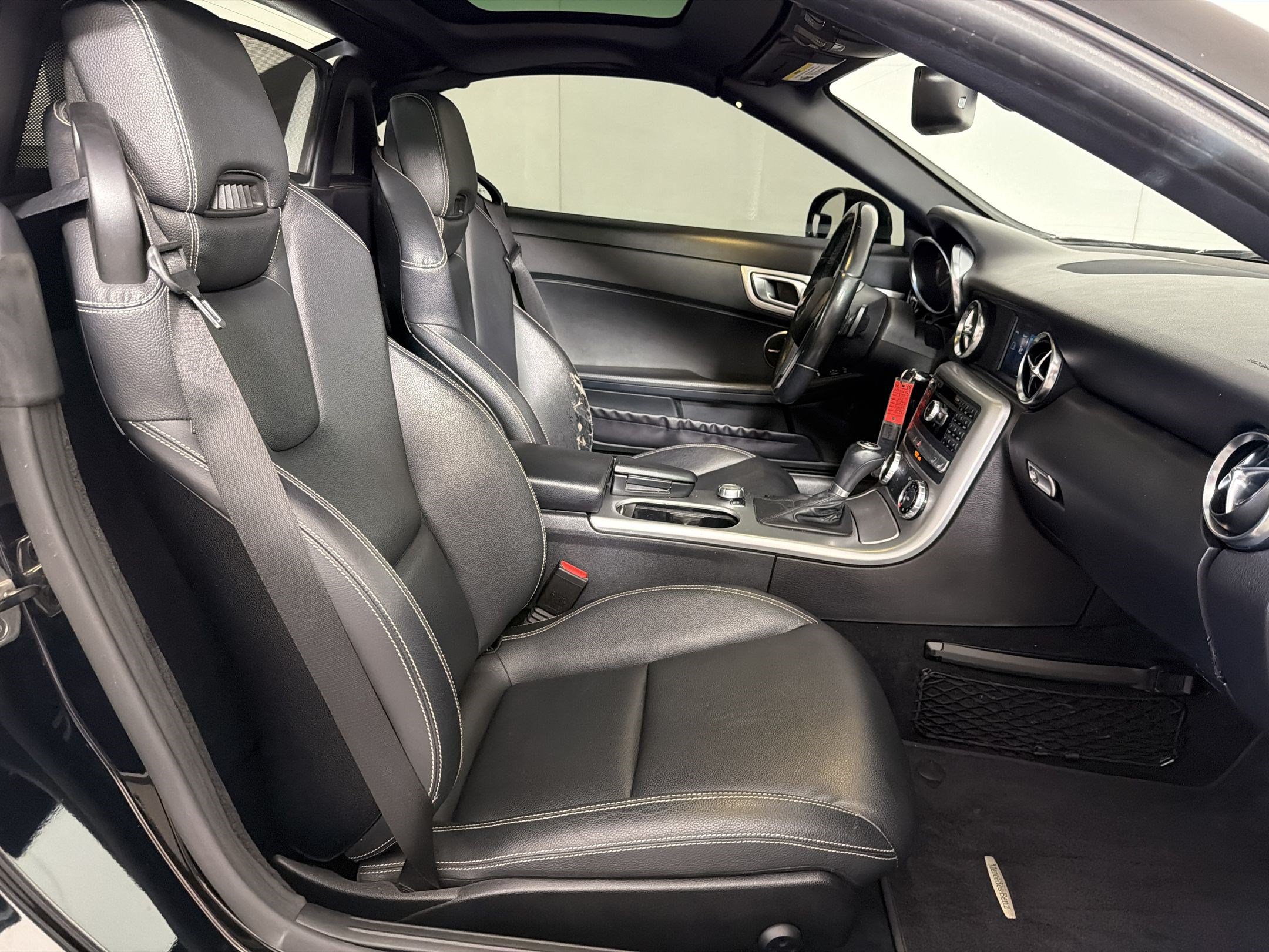 Used 2014 Mercedes-Benz SLK 250 image 19