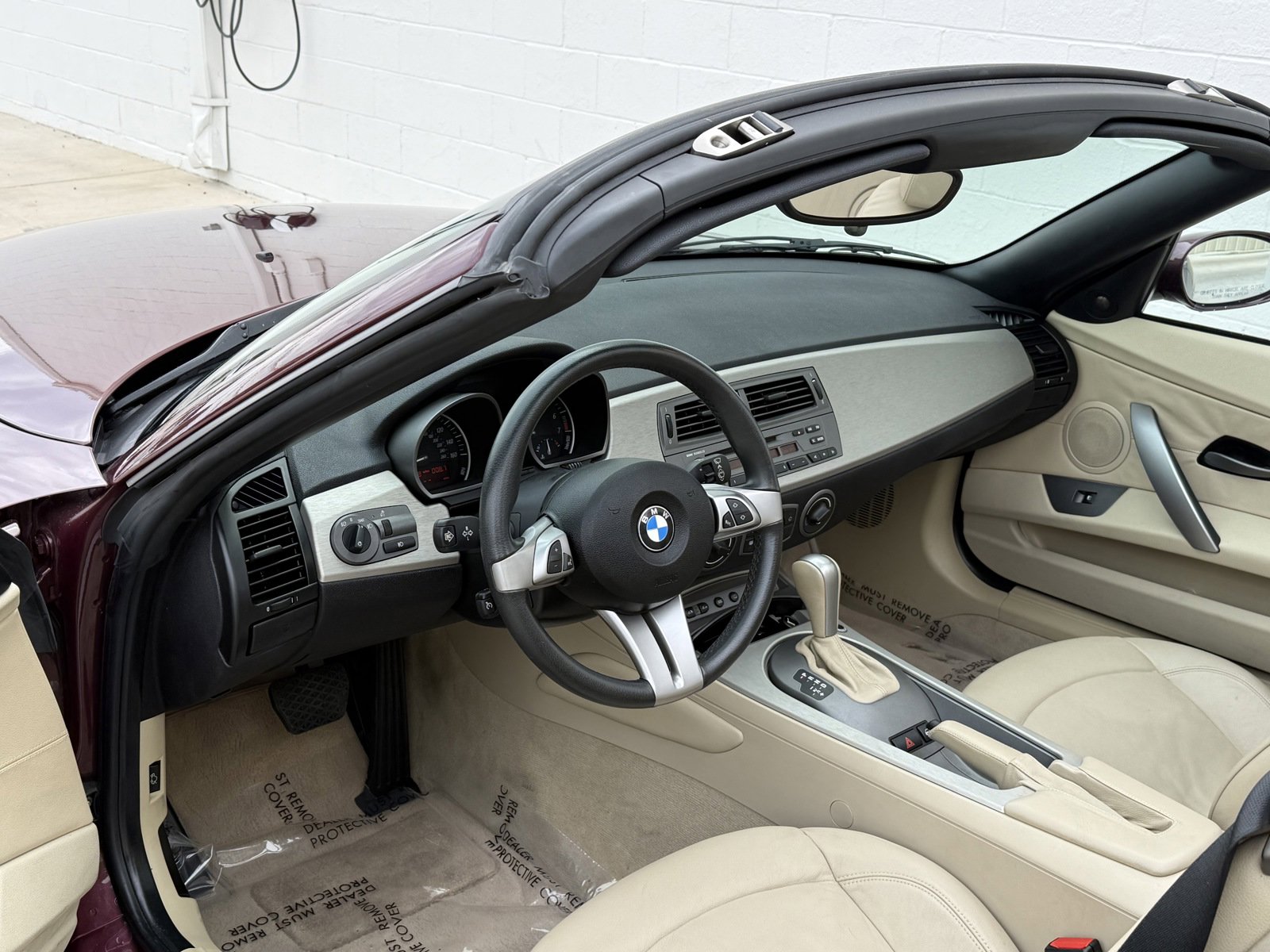 Used 2004 BMW Z4 3.0i RWD image 23