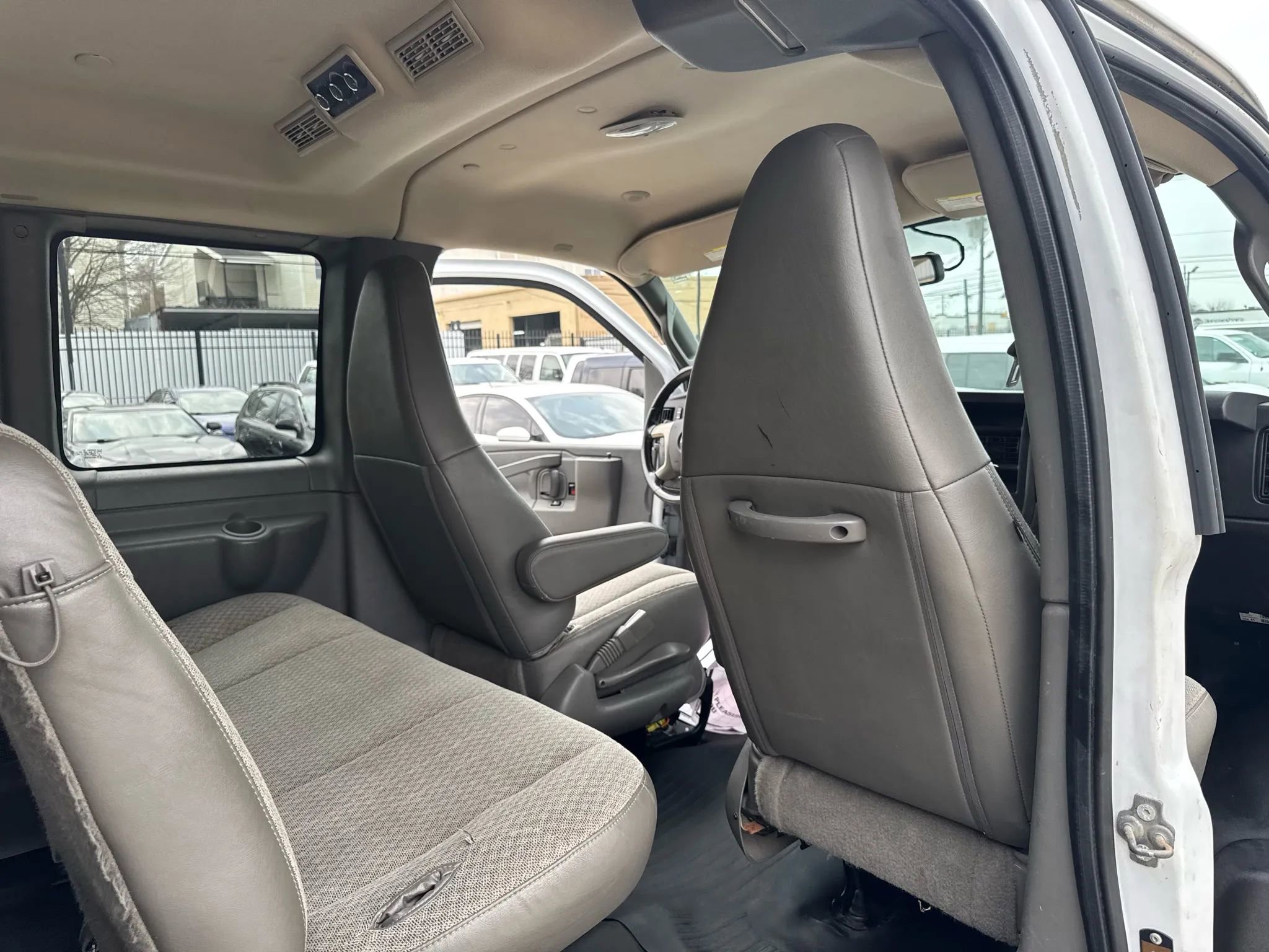 Used 2017 Chevrolet Express 2500 LS image 32