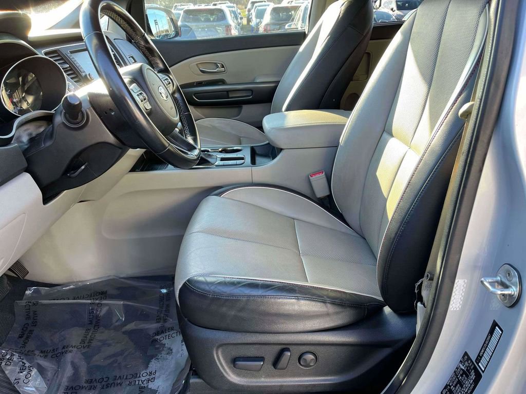 Used 2020 Kia Sedona EX image 14