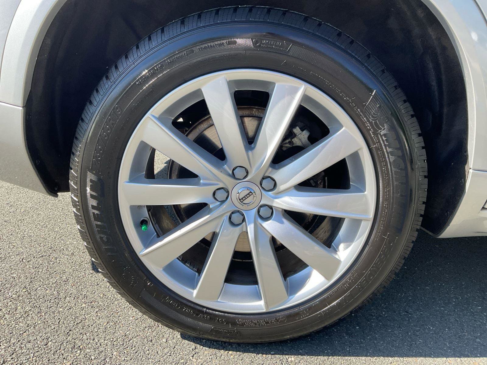 Used 2018 Volvo XC90 T6 Momentum w/ Convenience Package AWD/4WD image 16