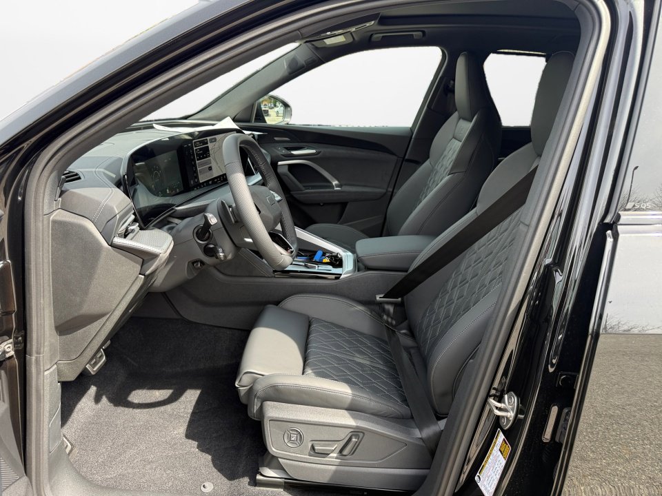 New 2026 Audi SQ5 Premium Plus image 9