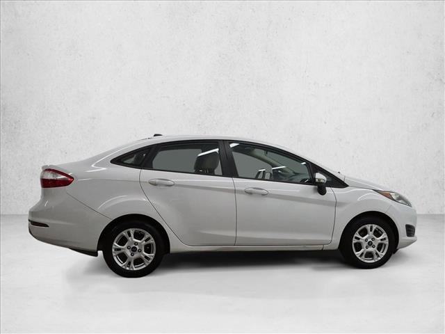 Used 2014 Ford Fiesta SE w/ Comfort Package FWD image 4