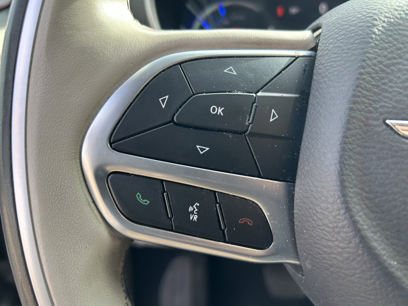 Used 2020 Chrysler Pacifica Limited w/ Advanced Safetytec Group image 18