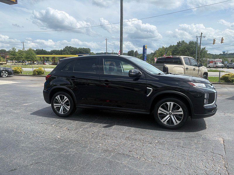 Used 2024 Mitsubishi Outlander Sport SE AWD/4WD image 3