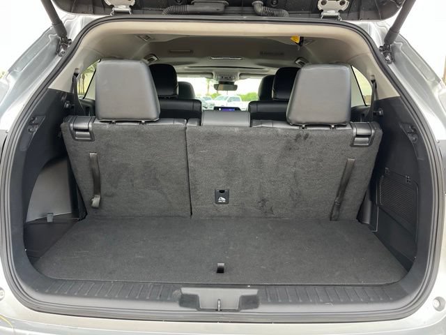 Used 2025 Toyota Highlander XLE FWD image 15