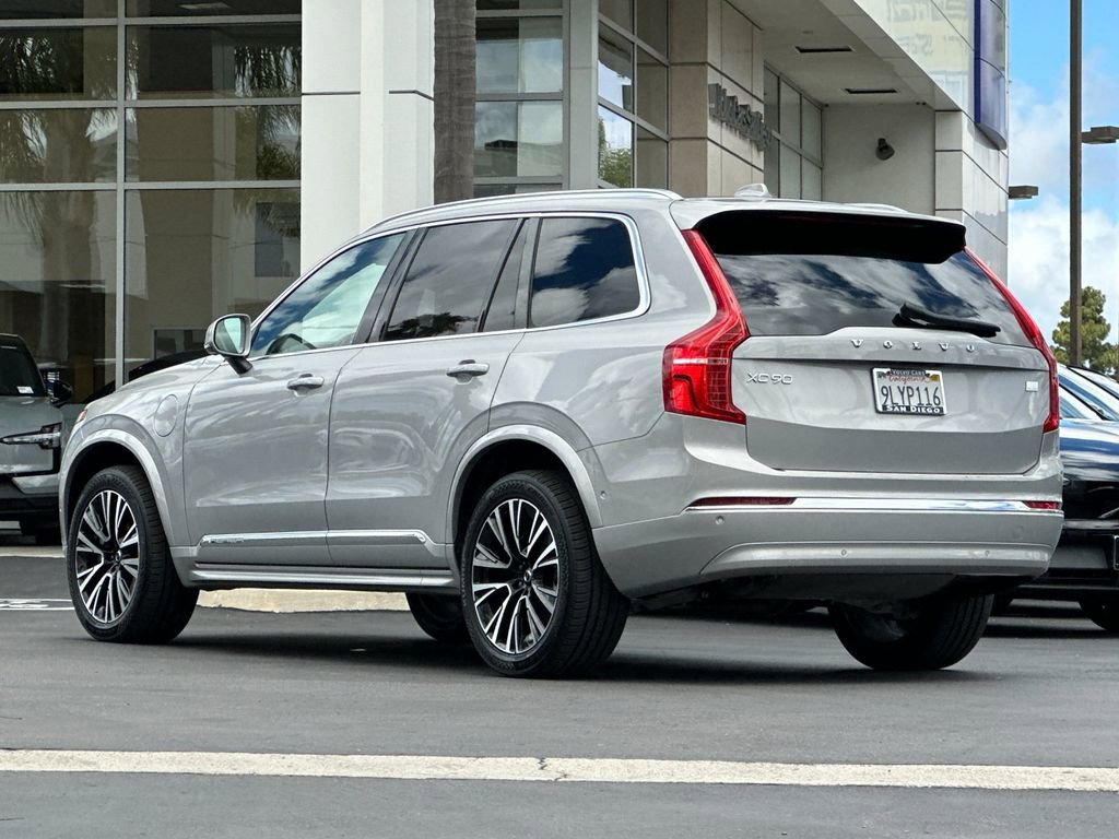 Certified 2024 Volvo XC90 T8 Plus AWD/4WD image 3