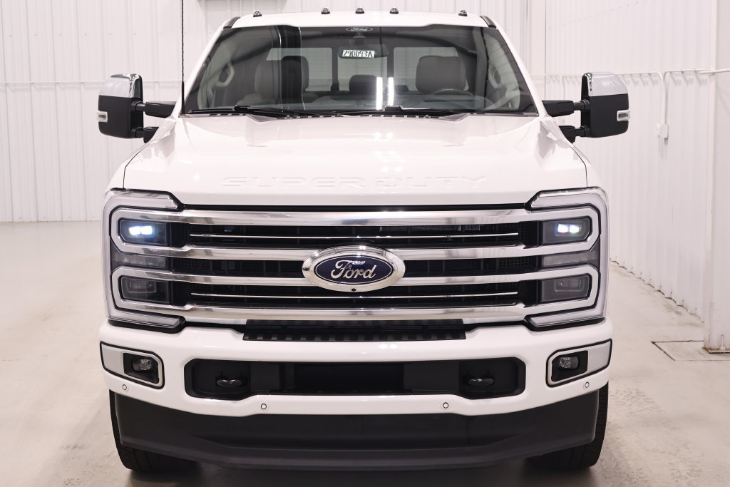 Certified 2025 Ford F350 Platinum w/ Platinum Plus Package AWD/4WD image 5