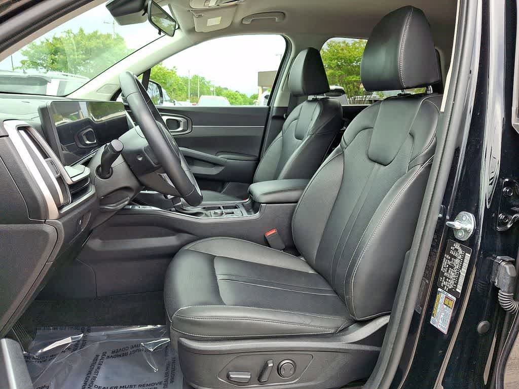 Used 2024 Kia Sorento S AWD/4WD image 13