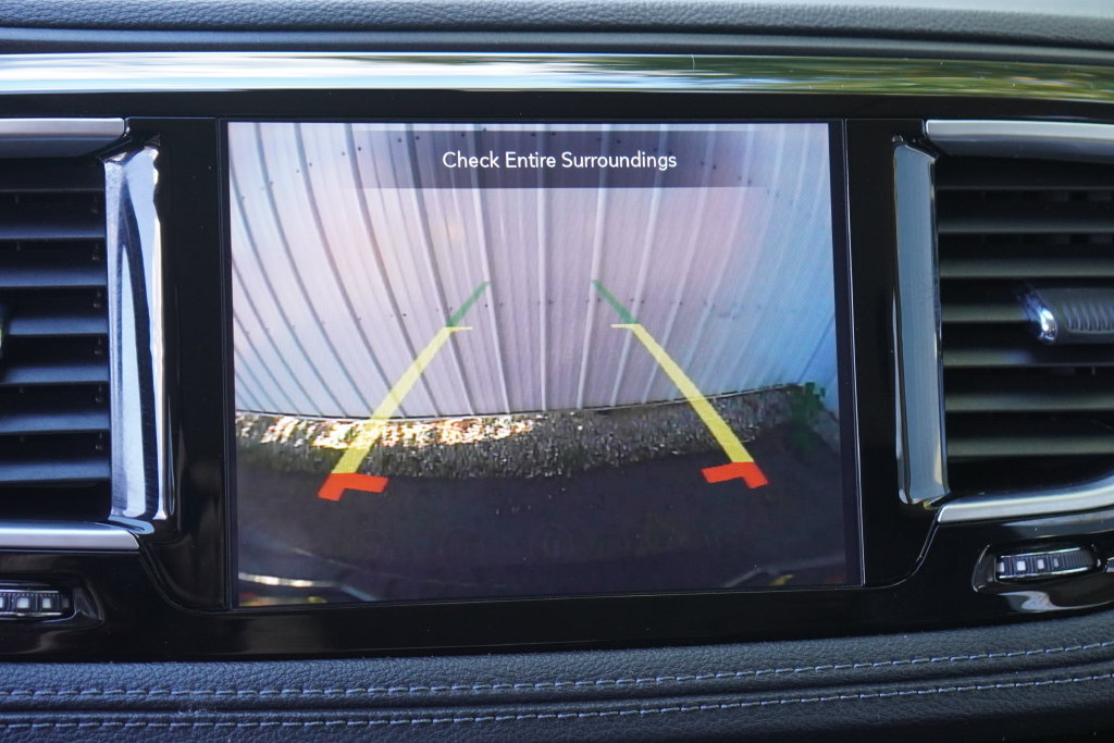 Used 2020 Chrysler Pacifica Limited FWD image 30