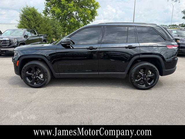 Used 2025 Jeep Grand Cherokee Limited w/ Luxury Tech Group II AWD/4WD image 11