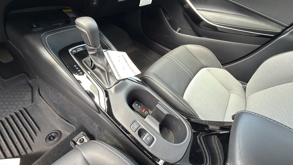 Certified 2025 Toyota Corolla XSE FWD image 30