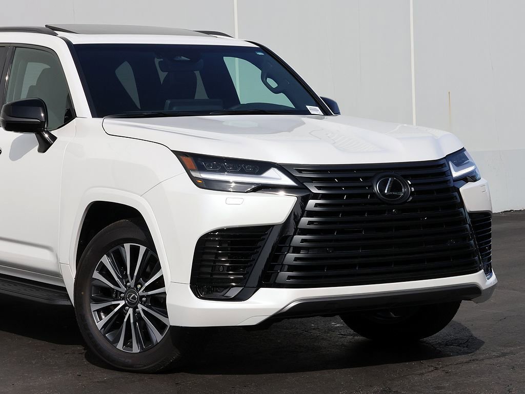 New 2026 Lexus LX 600 4WD w/ Premium Package image 2