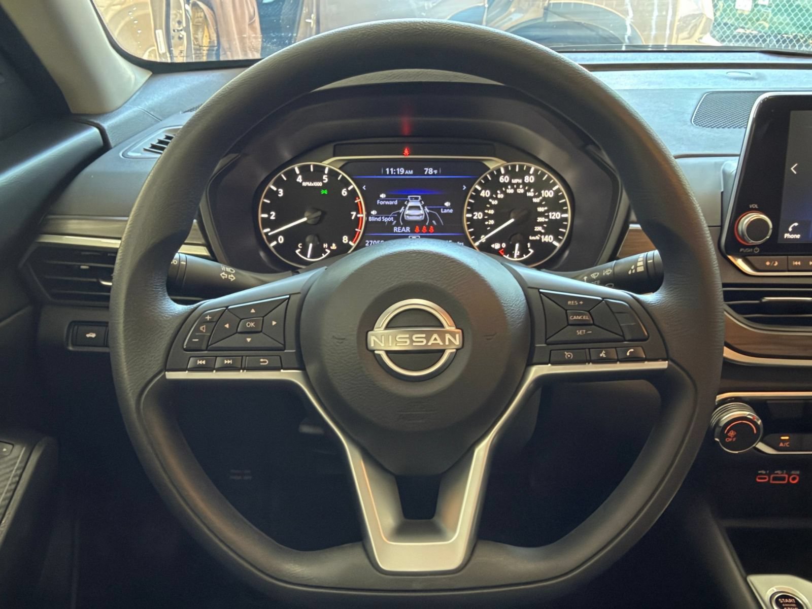 Used 2025 Nissan Altima 2.5 SV FWD image 23