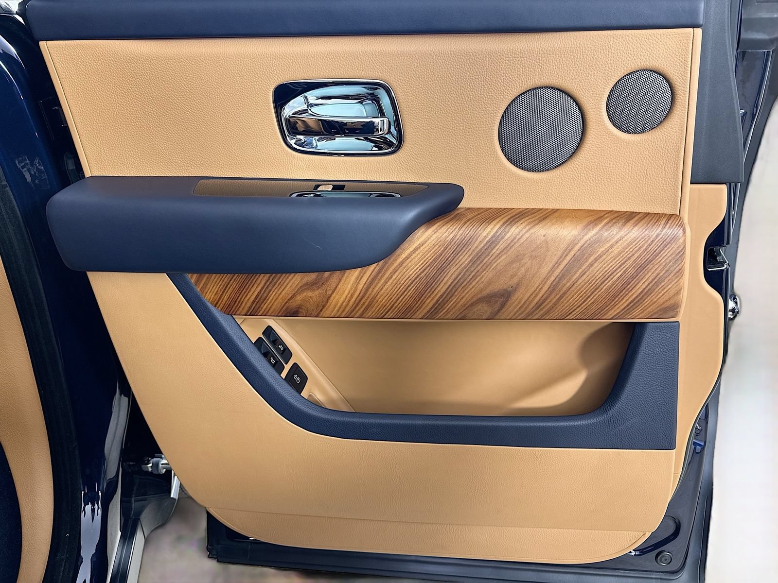 Used 2019 Rolls-Royce Cullinan AWD/4WD image 37