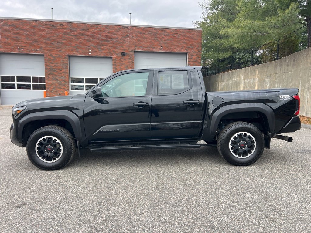 Used 2024 Toyota Tacoma TRD Sport image 2