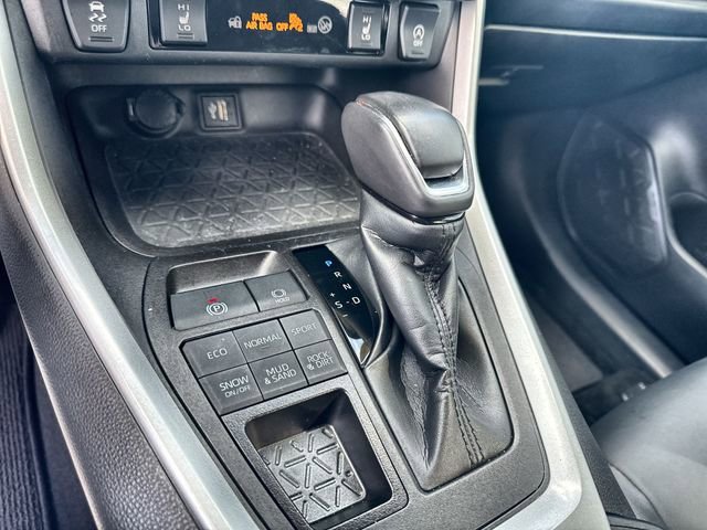 Used 2023 Toyota RAV4 XLE Premium image 28