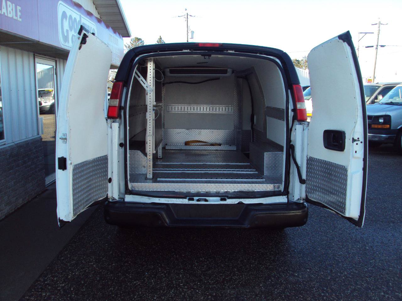 Used 2014 Chevrolet Express 1500 AWD image 9