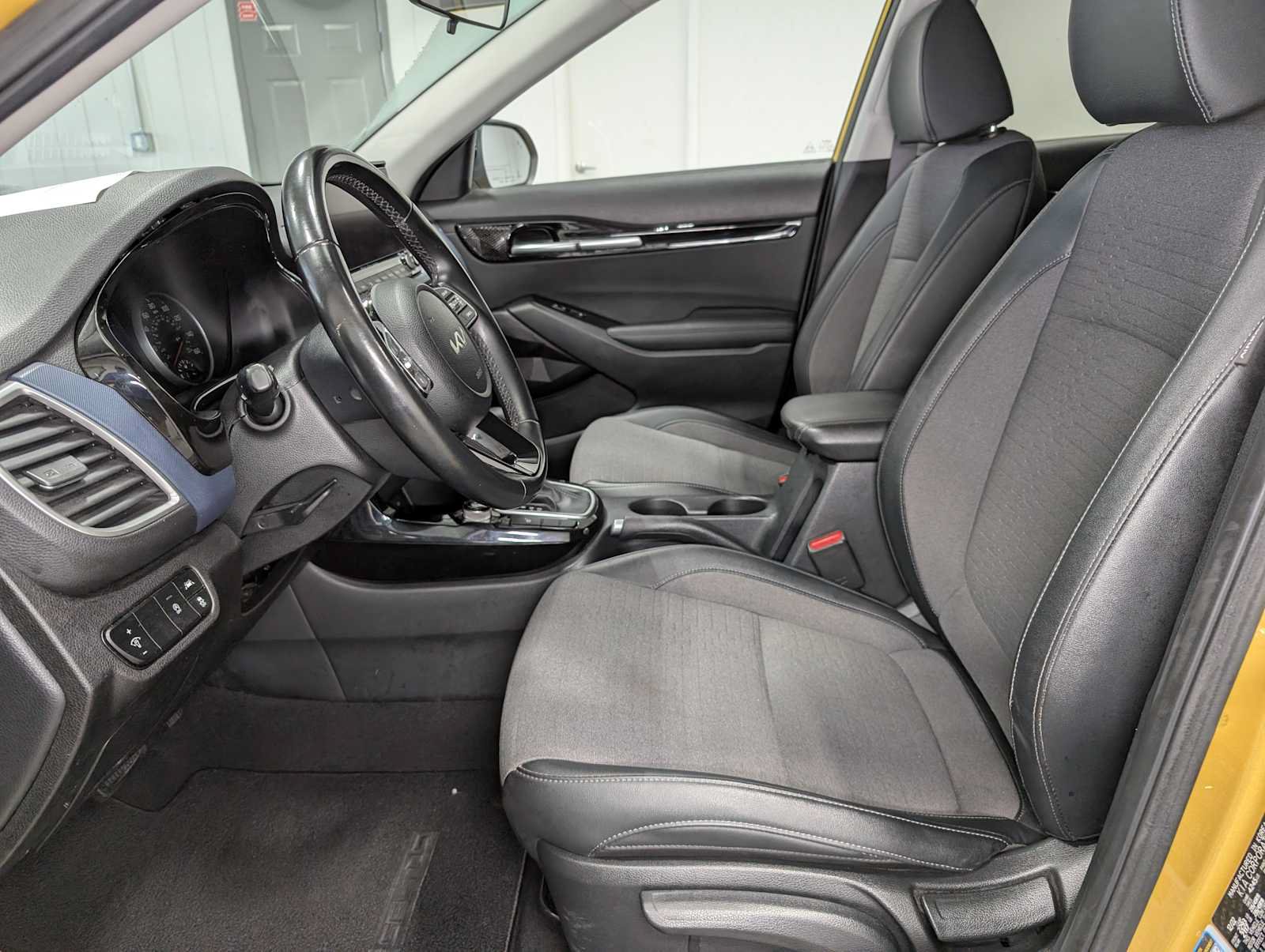 Certified 2023 Kia Seltos Nightfall Edition AWD/4WD image 4