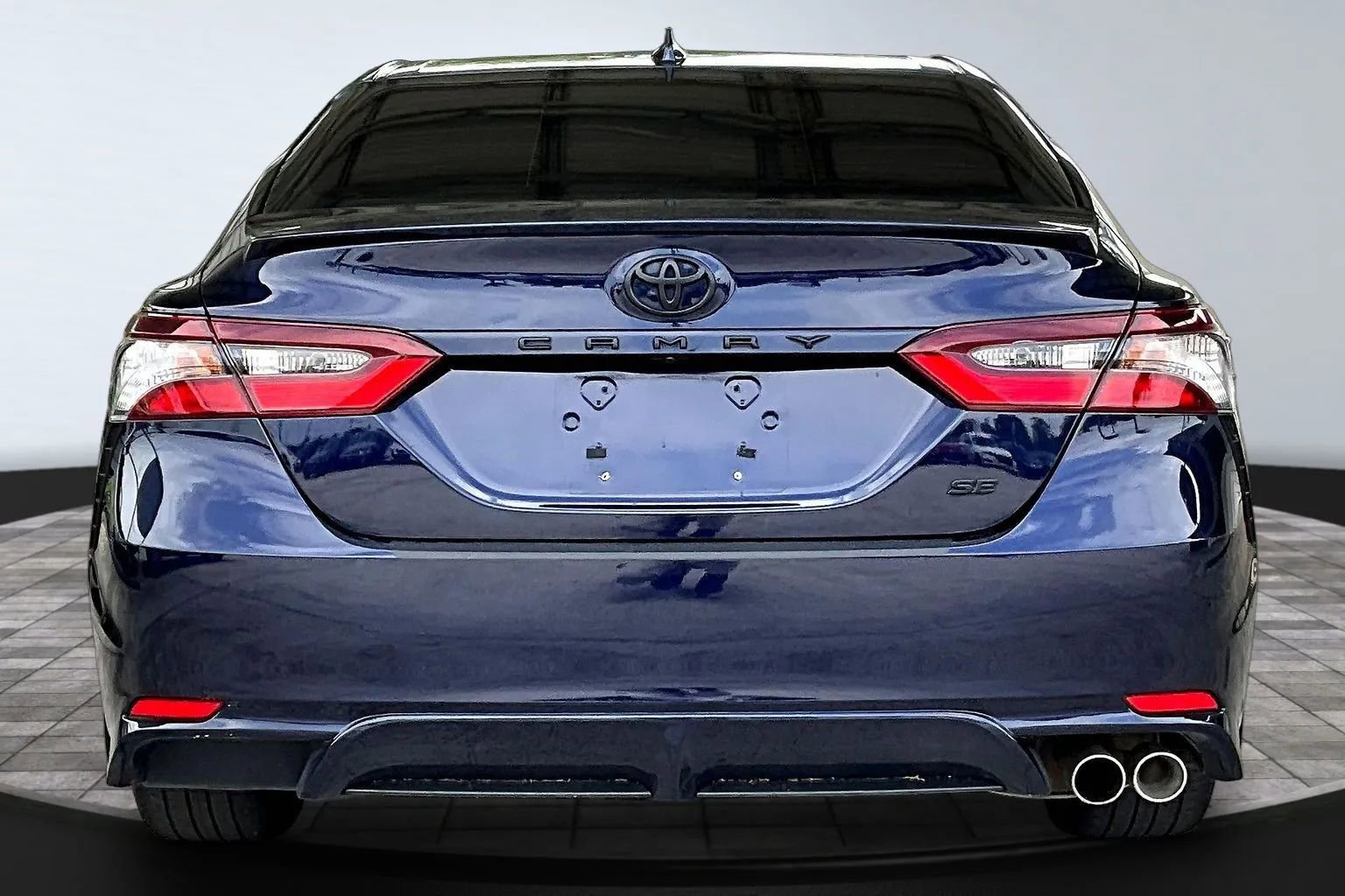 Used 2022 Toyota Camry SE w/ Cold Weather Package FWD image 5