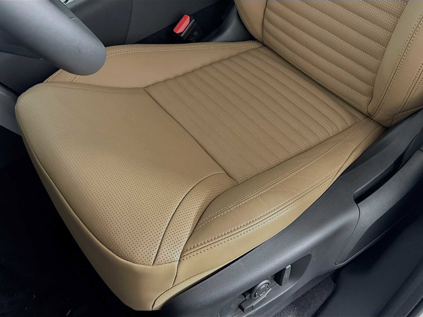 New 2025 Land Rover Discovery Dynamic SE image 17