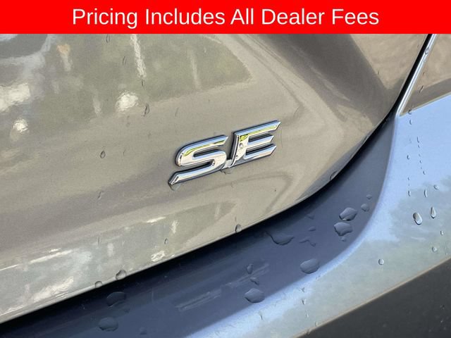 Used 2025 Toyota Camry SE FWD image 12