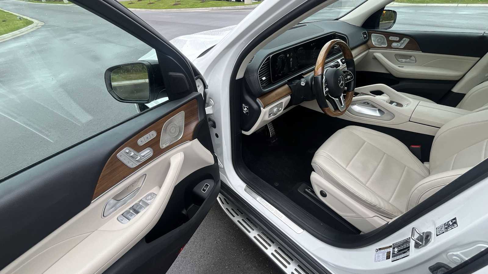 Used 2022 Mercedes-Benz GLS 450 4MATIC image 7