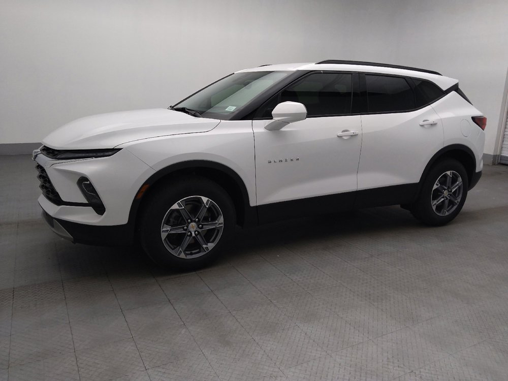 Used 2024 Chevrolet Blazer LT w/ Convenience Package FWD image 2