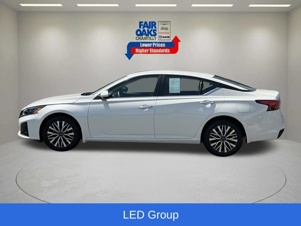 Used 2023 Nissan Altima 2.5 SV AWD/4WD image 11