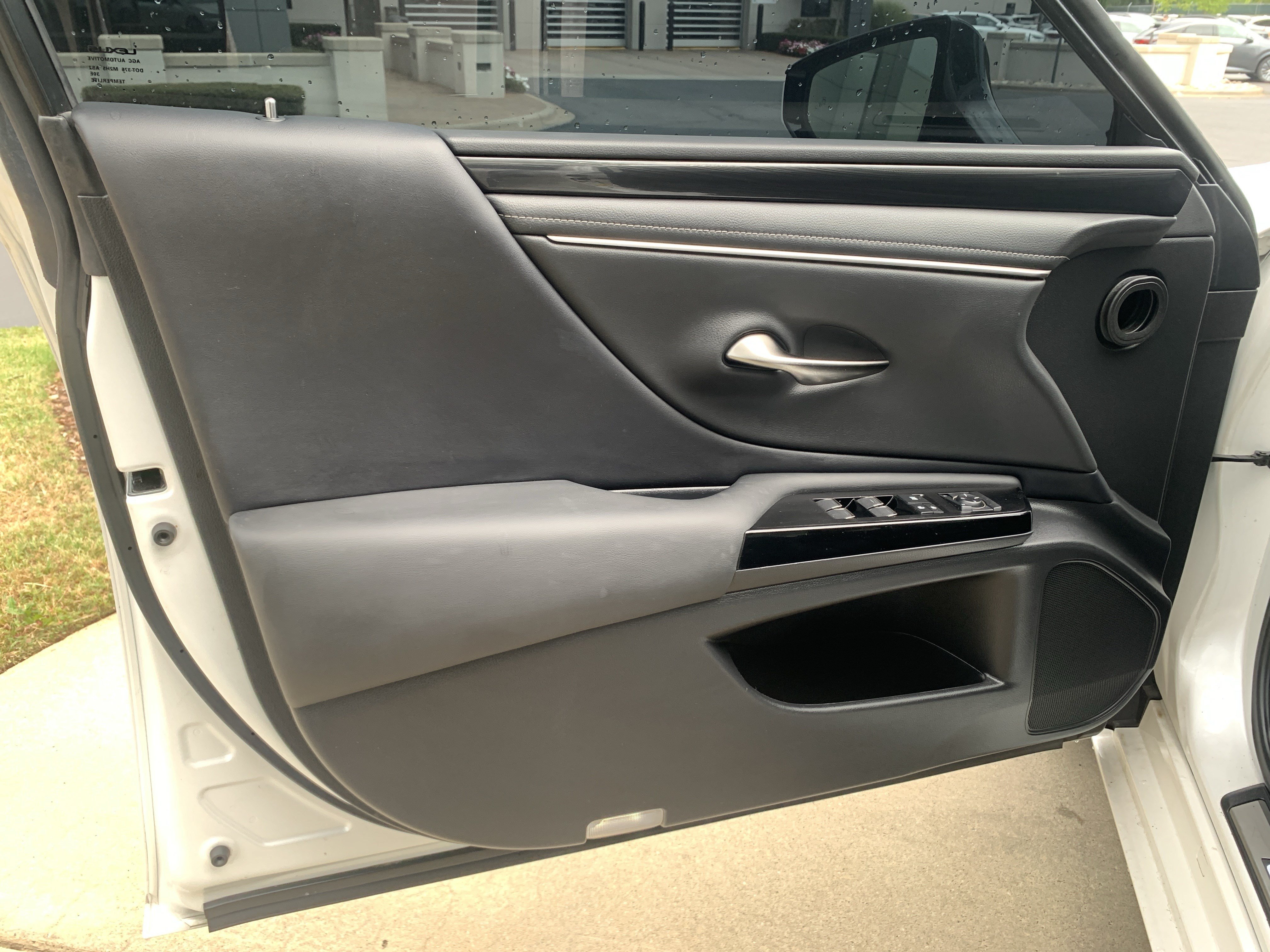 Used 2024 Lexus ES 350 w/ Accessory Package (Z1) FWD image 14