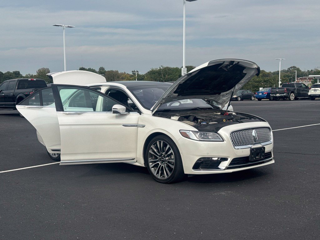 Used 2018 Lincoln Continental Select AWD/4WD image 18
