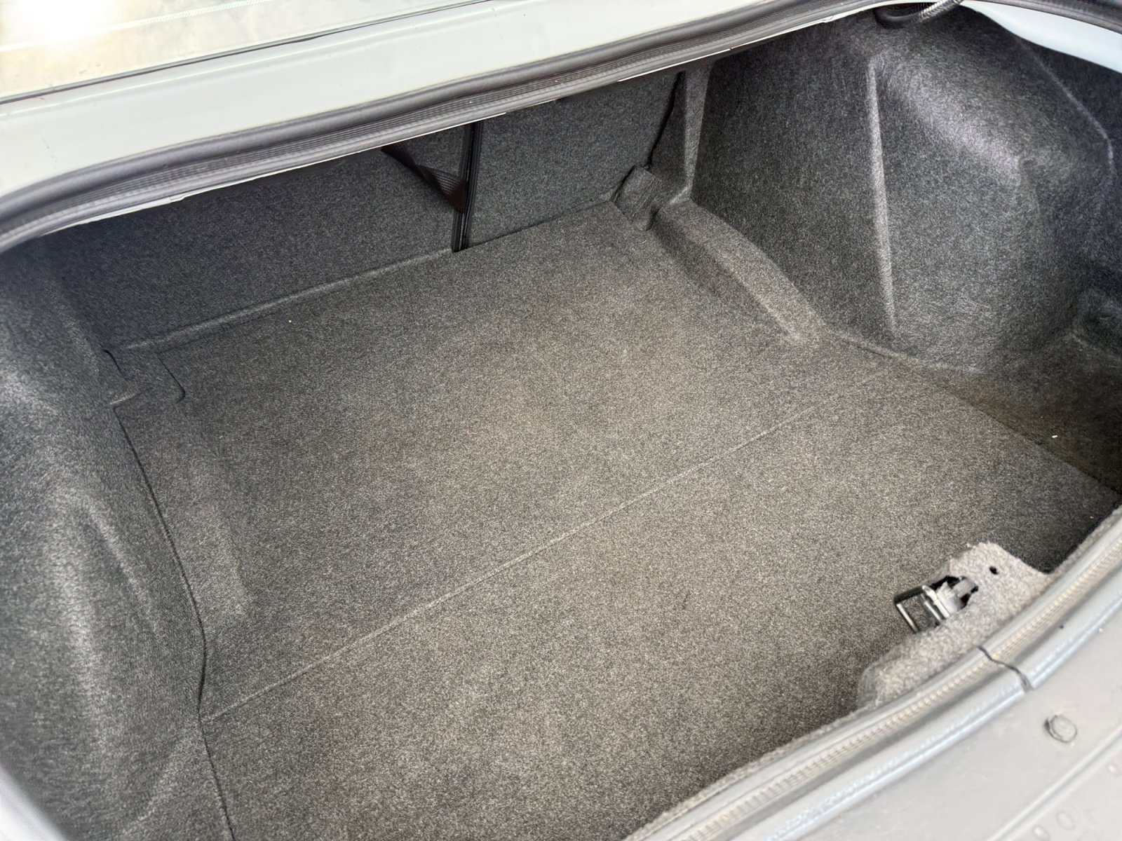 Used 2019 Dodge Challenger R/T image 10