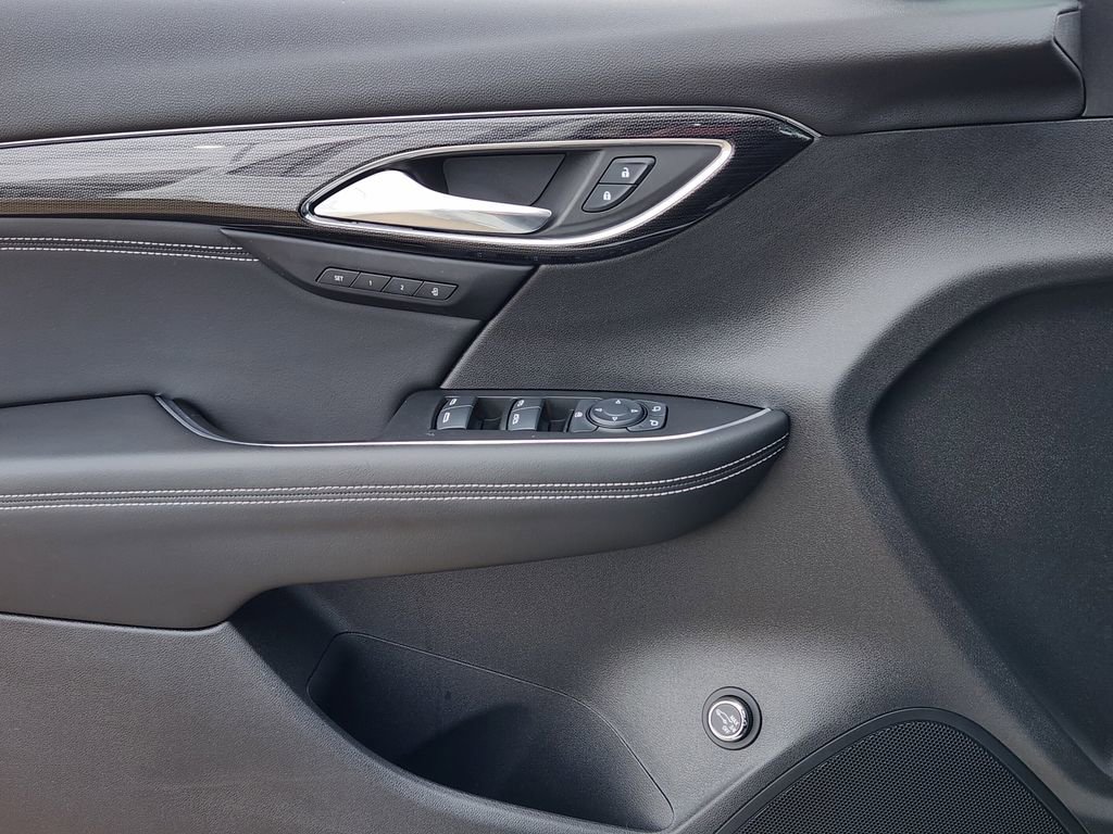 Used 2023 Buick Envision Essence image 28