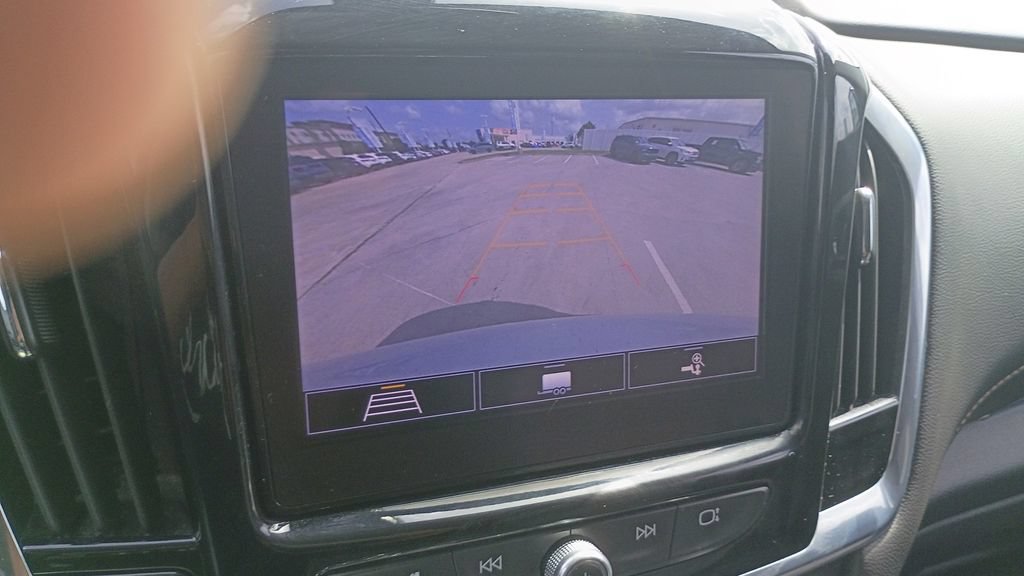 Used 2020 Chevrolet Traverse LT FWD image 34