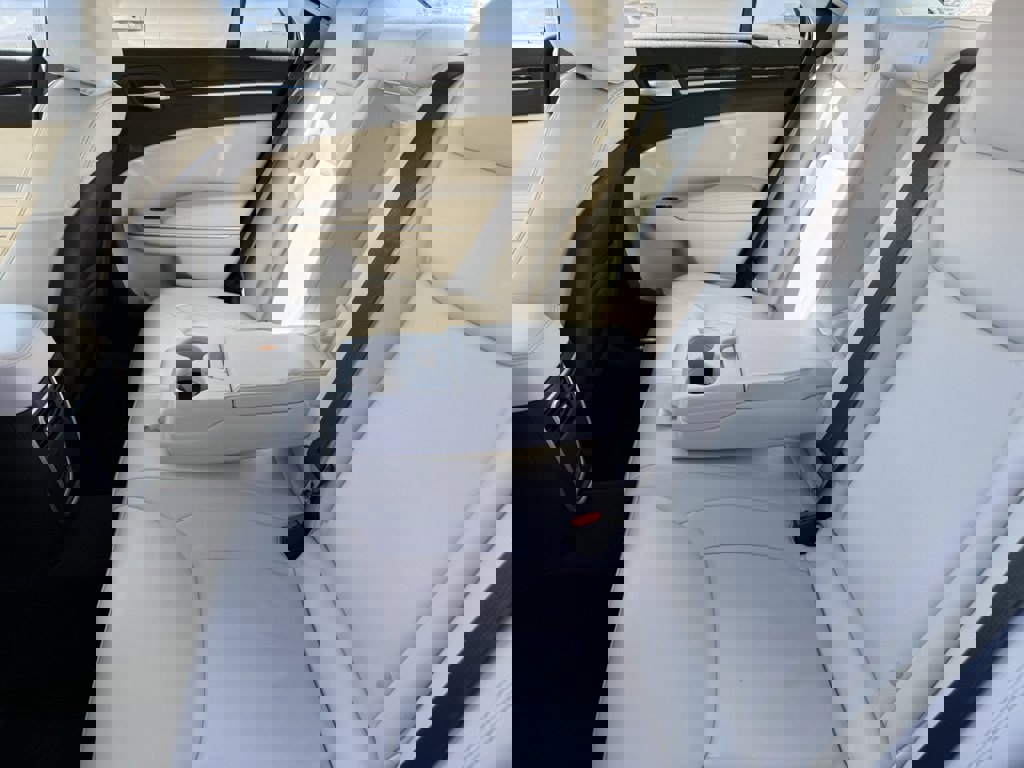 Used 2015 Chrysler 300 Limited w/ 300 Premium Group image 13