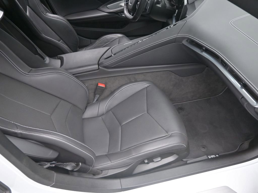 Used 2022 Chevrolet Corvette Stingray Coupe w/ Z51 Performance Package image 7