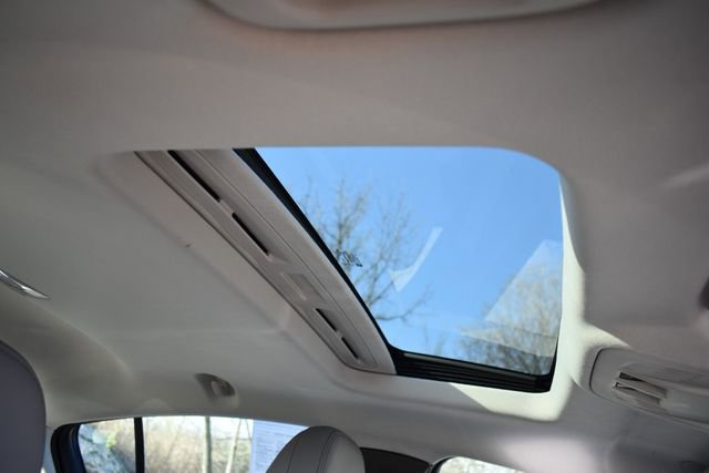 Used 2018 Chevrolet Cruze Premier FWD image 14