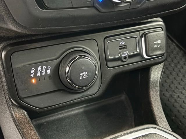 Used 2023 Jeep Renegade Latitude w/ Sun/Sound Group image 25