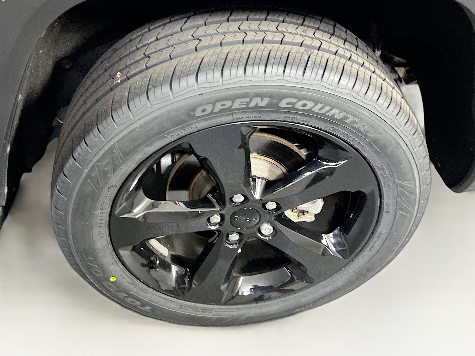 Used 2023 Jeep Grand Cherokee Limited w/ Black Appearance Package image 30