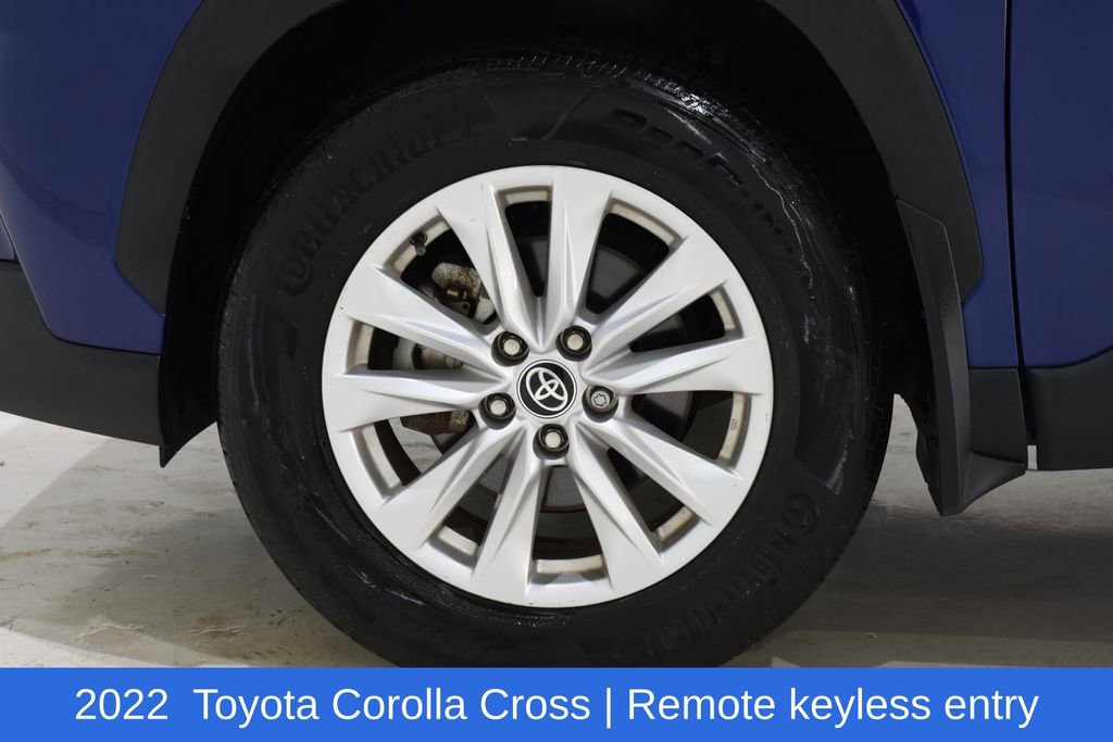 Used 2022 Toyota Corolla Cross LE w/ Black Badges Package (TMS) AWD/4WD image 6