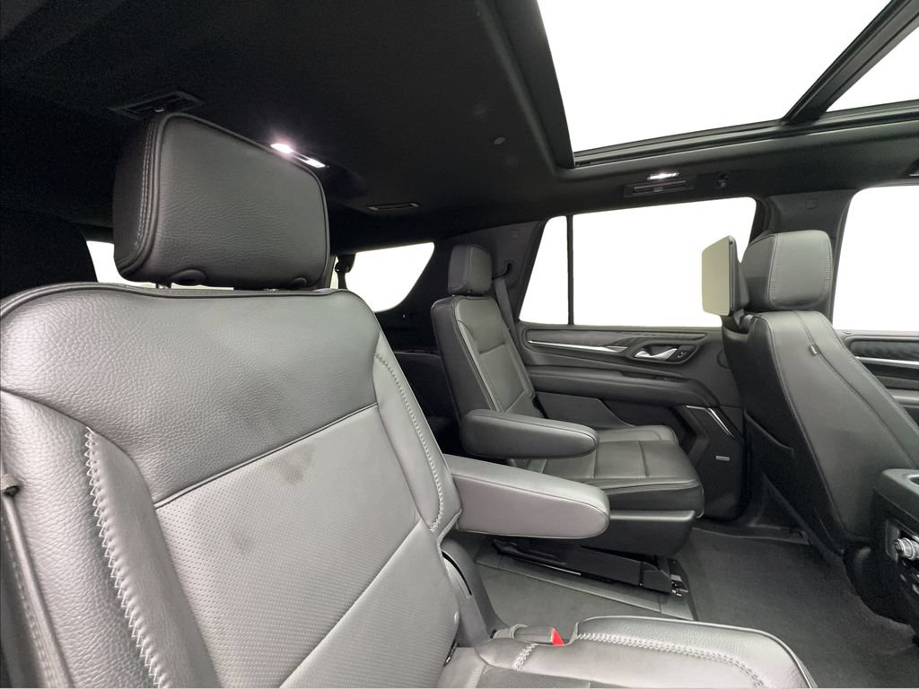Used 2024 GMC Yukon Denali w/ Advanced Technology Package AWD/4WD image 31